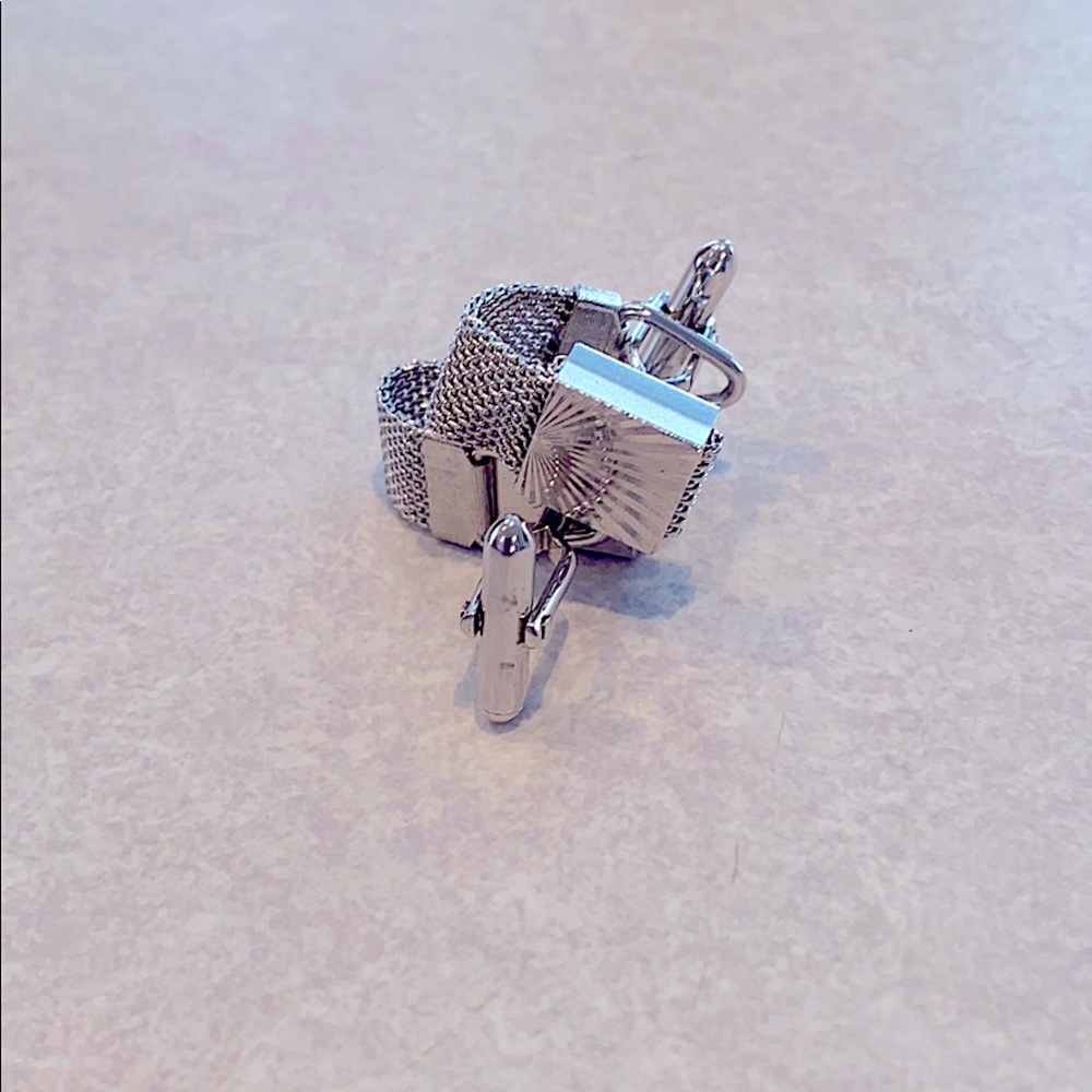 Men’s silver cuff links